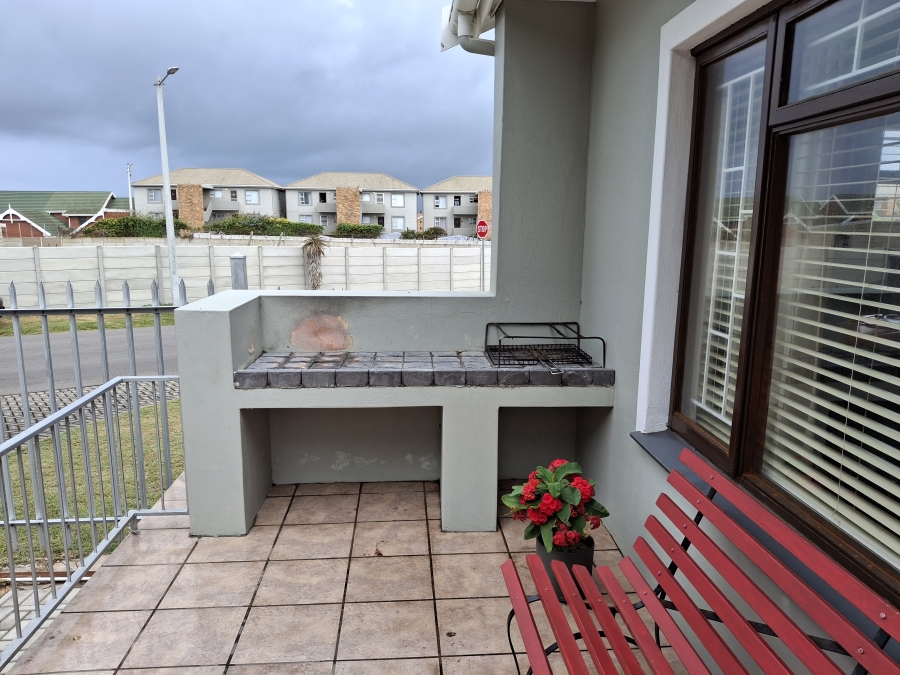 5 Bedroom Property for Sale in Hartenbos Central Western Cape